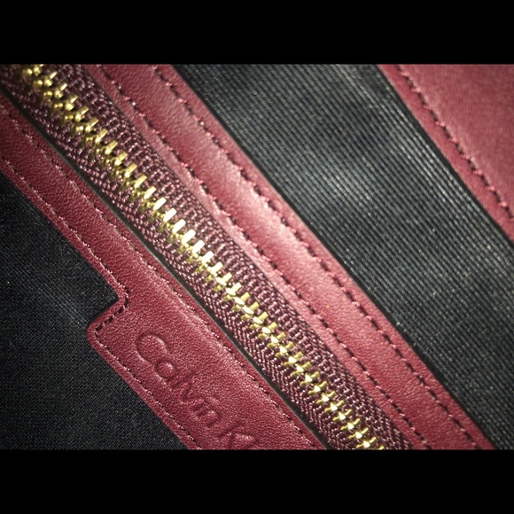 Deep red Calvin Klein top handle crossbody - Picture 6 of 6